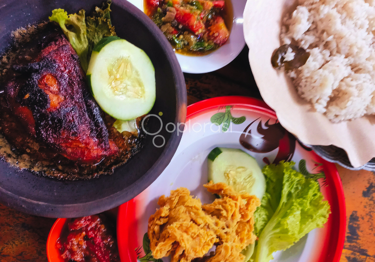 Ayam Bebek Kalikasin, Kuliner dengan Sambal Khas Andalan