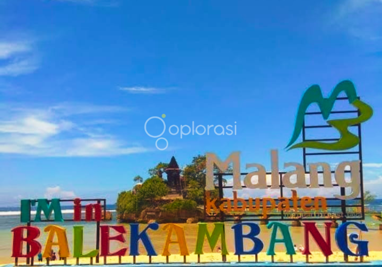 Pantai Balekambang: Eksplorasi Destinasi Wisata Pantai yang Memukau di Malang Selatan