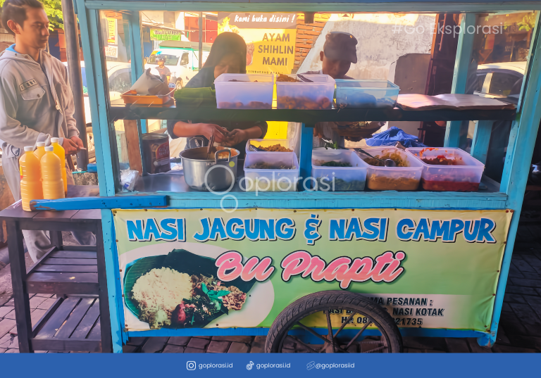 Nasi Jagung Bu Prapti, Menu Lauknya Lengkap Banget! Lokasinya di Dekat Pasar Tunggulwulung Malang