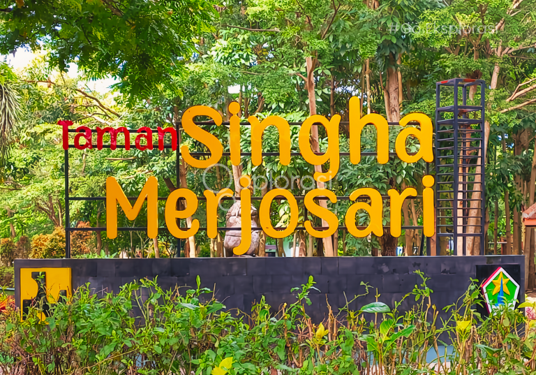 Menikmati Sejuk dan Indahnya Taman Singha Merjosari di Kota Malang